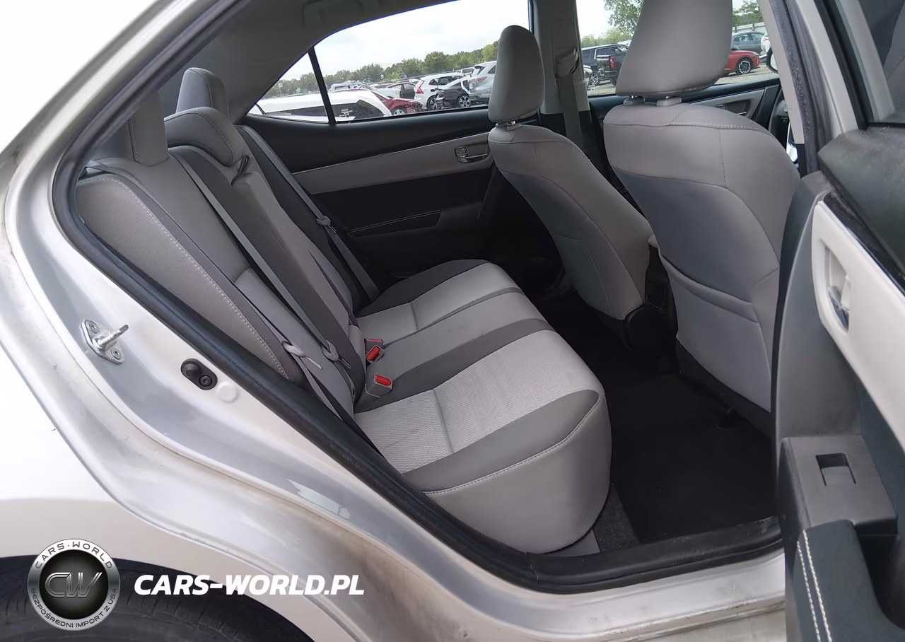 2018 Toyota Corolla Le VIN:5YFBURHE6JP844097 - 8