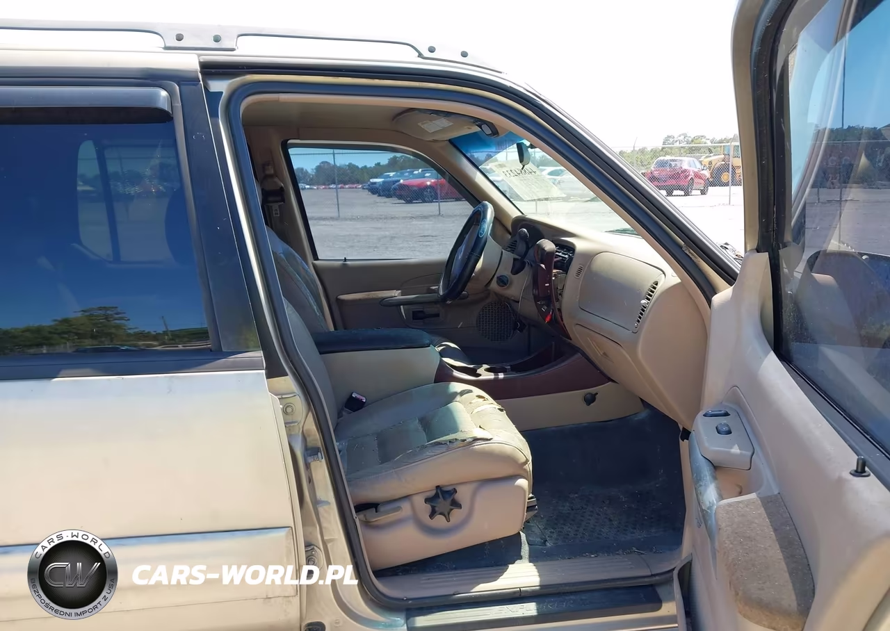 2002 Ford Explorer Sport Trac VIN:1FMZU67E72UC05855 - 5