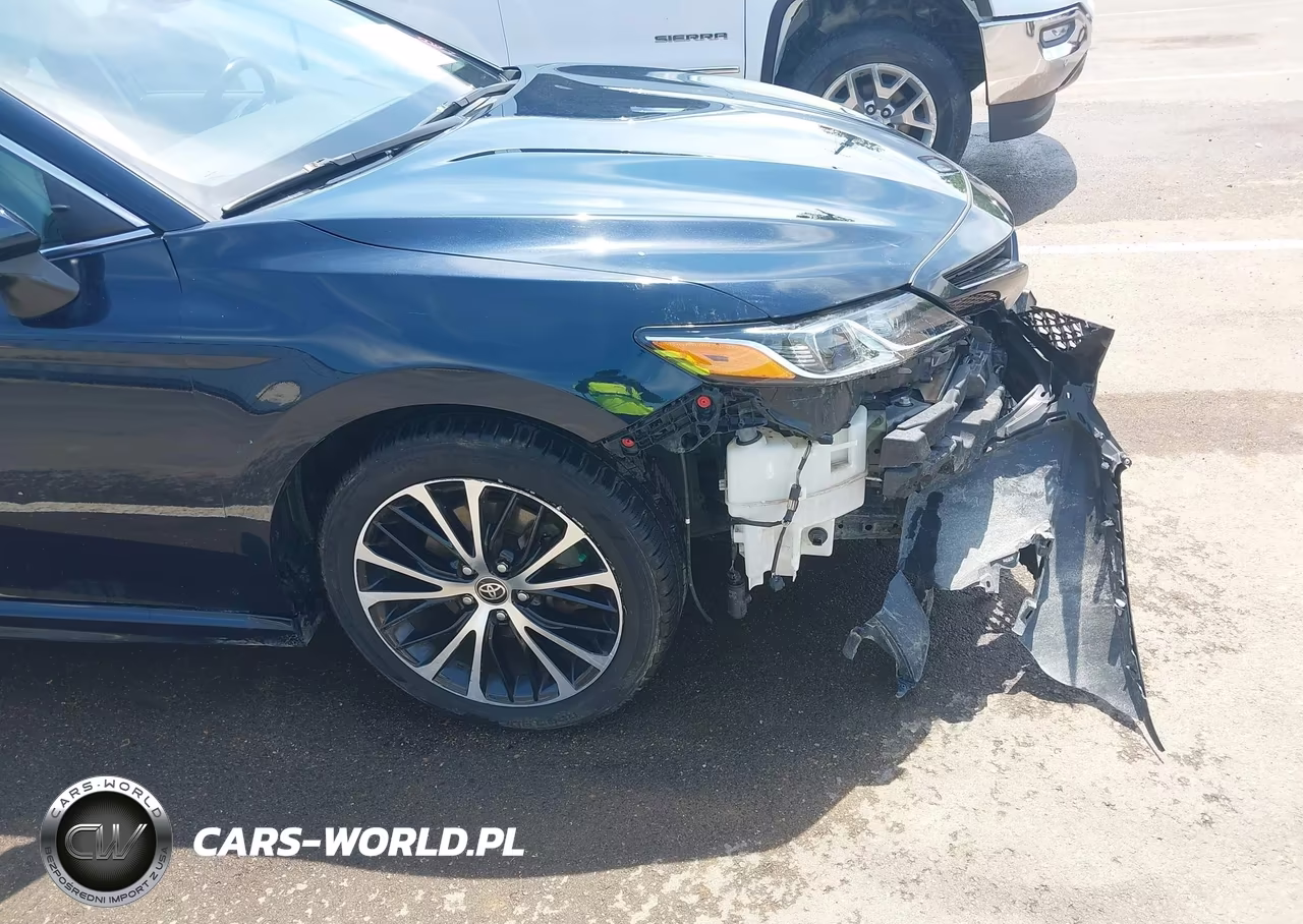 2020 Toyota Camry Se VIN:4T1G11AK9LU947418 - 17