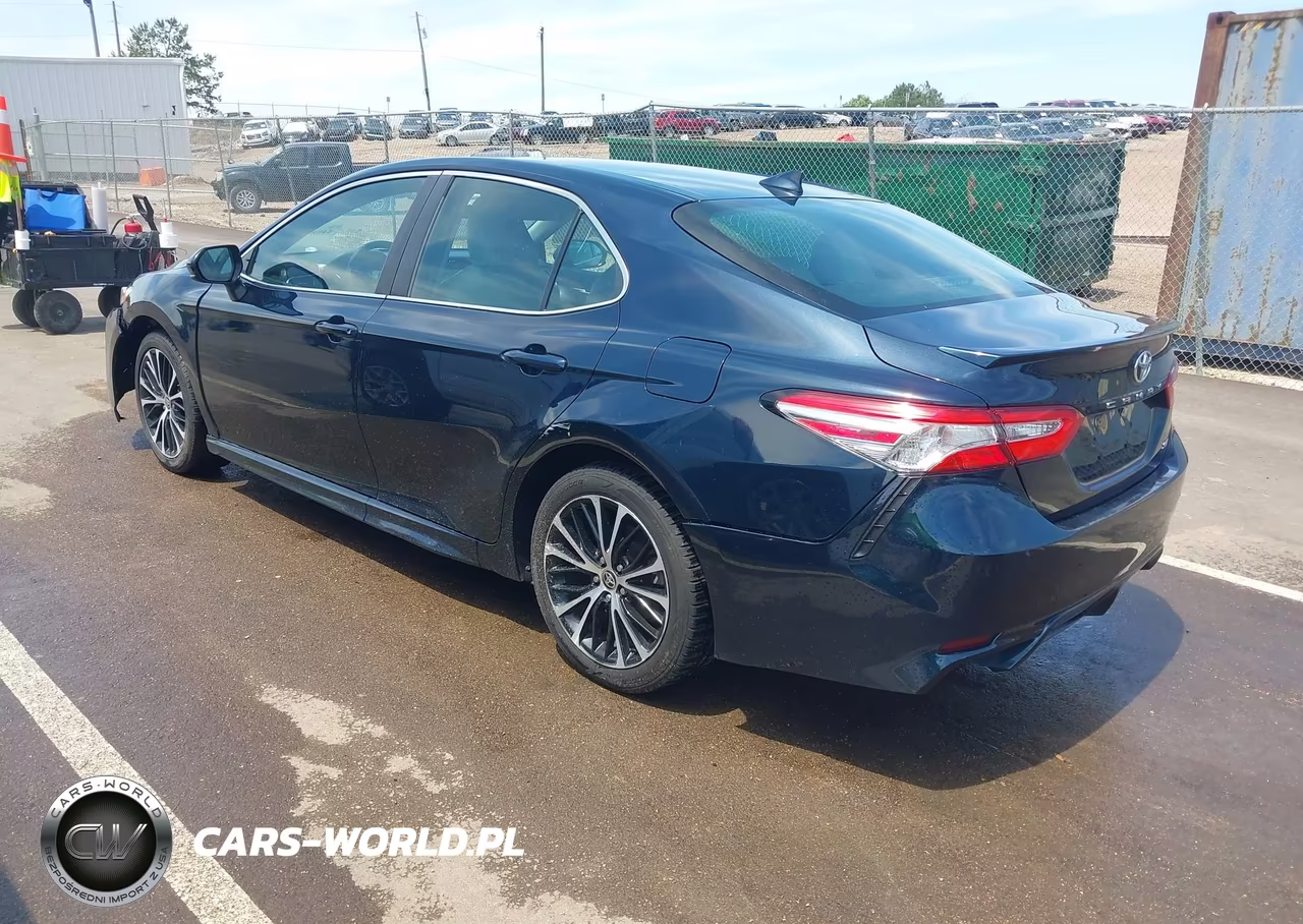 2020 Toyota Camry Se VIN:4T1G11AK9LU947418 - 3