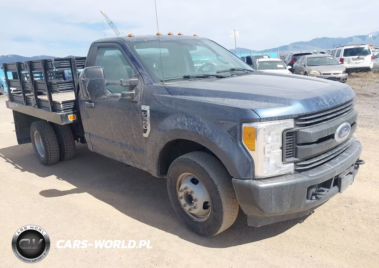 2017 Ford F-350 Chassis Xl