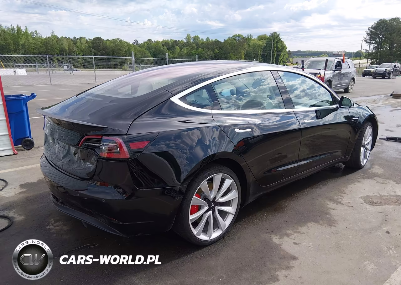 2018 Tesla Model 3 Long Range-Performance VIN:5YJ3E1EB7JF082309 - 4