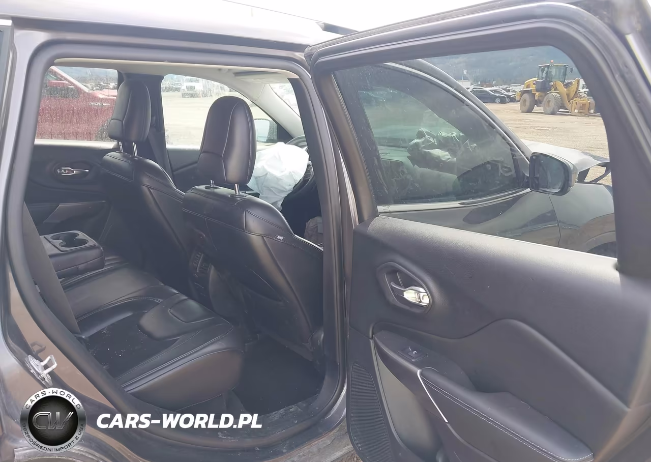 2019 Jeep Cherokee Latitude Plus Fwd VIN:1C4PJLLB0KD220132 - 8