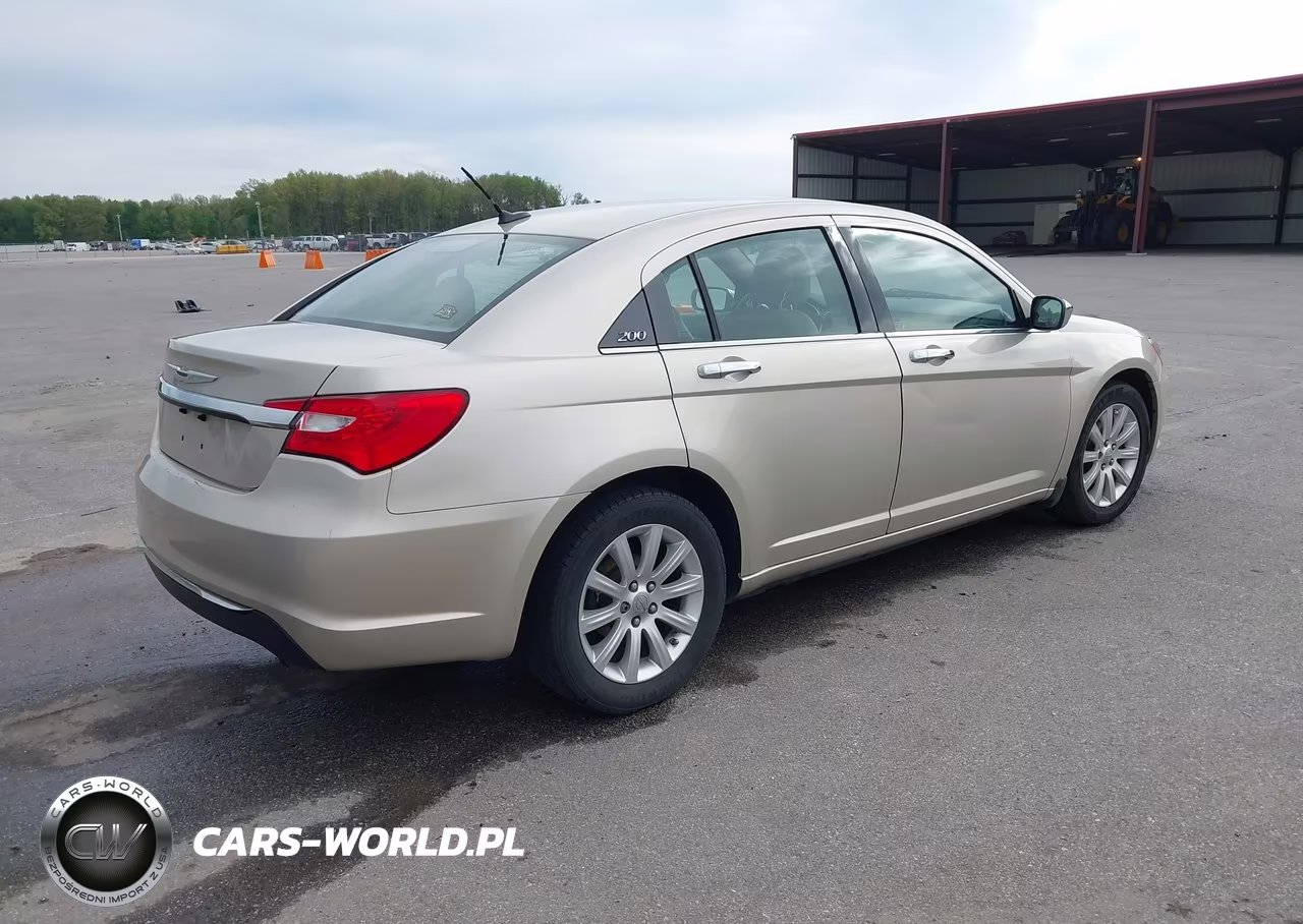 2013 Chrysler 200 Limited VIN:1C3CCBCGXDN667244 - 4