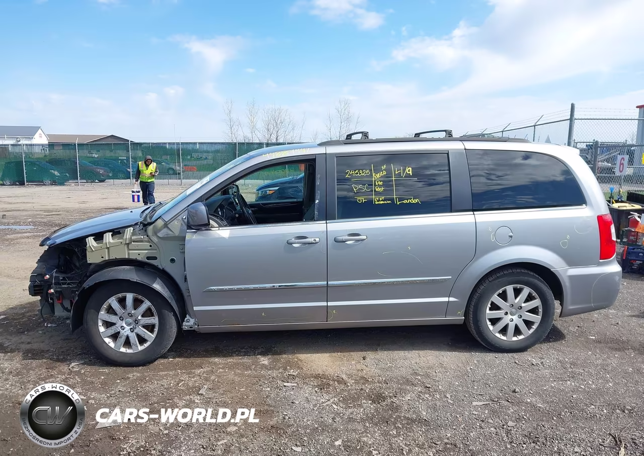 2016 Chrysler Town & Country Touring VIN:2C4RC1BG7GR280935 - 15