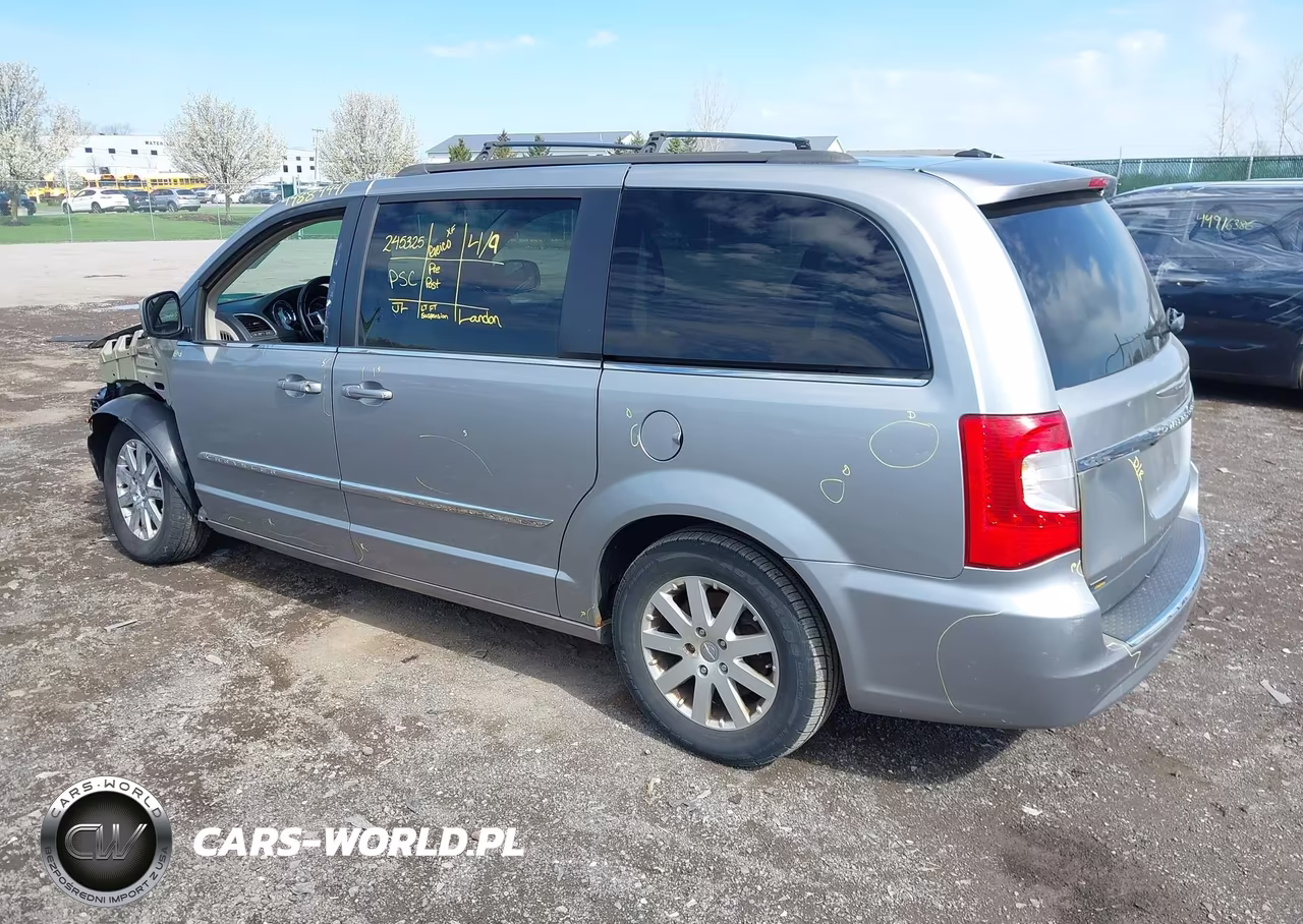 2016 Chrysler Town & Country Touring VIN:2C4RC1BG7GR280935 - 3