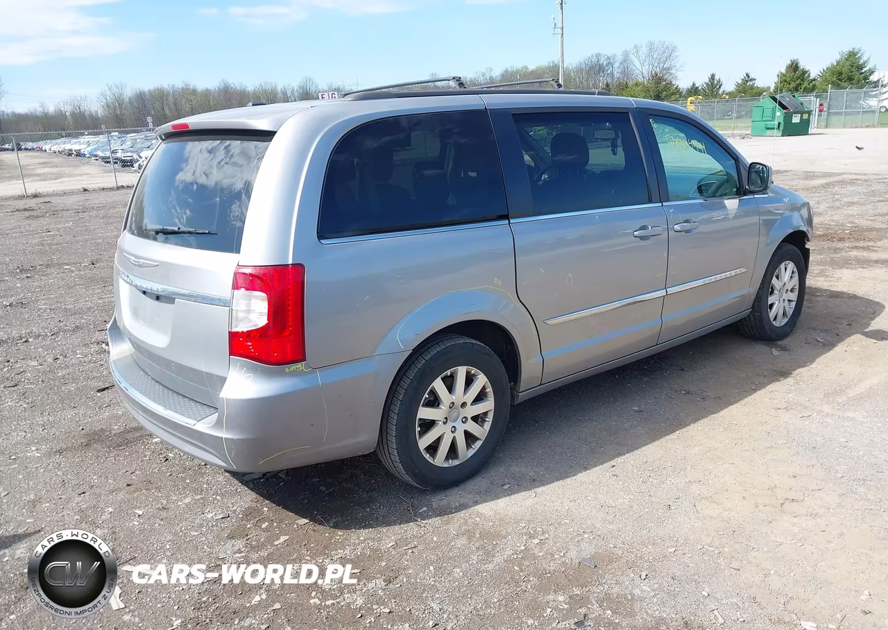 2016 Chrysler Town & Country Touring VIN:2C4RC1BG7GR280935 - 4