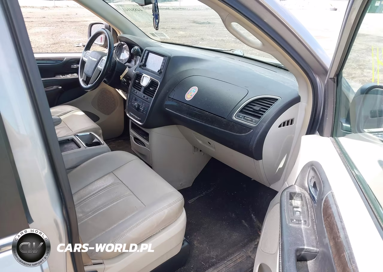 2016 Chrysler Town & Country Touring VIN:2C4RC1BG7GR280935 - 5