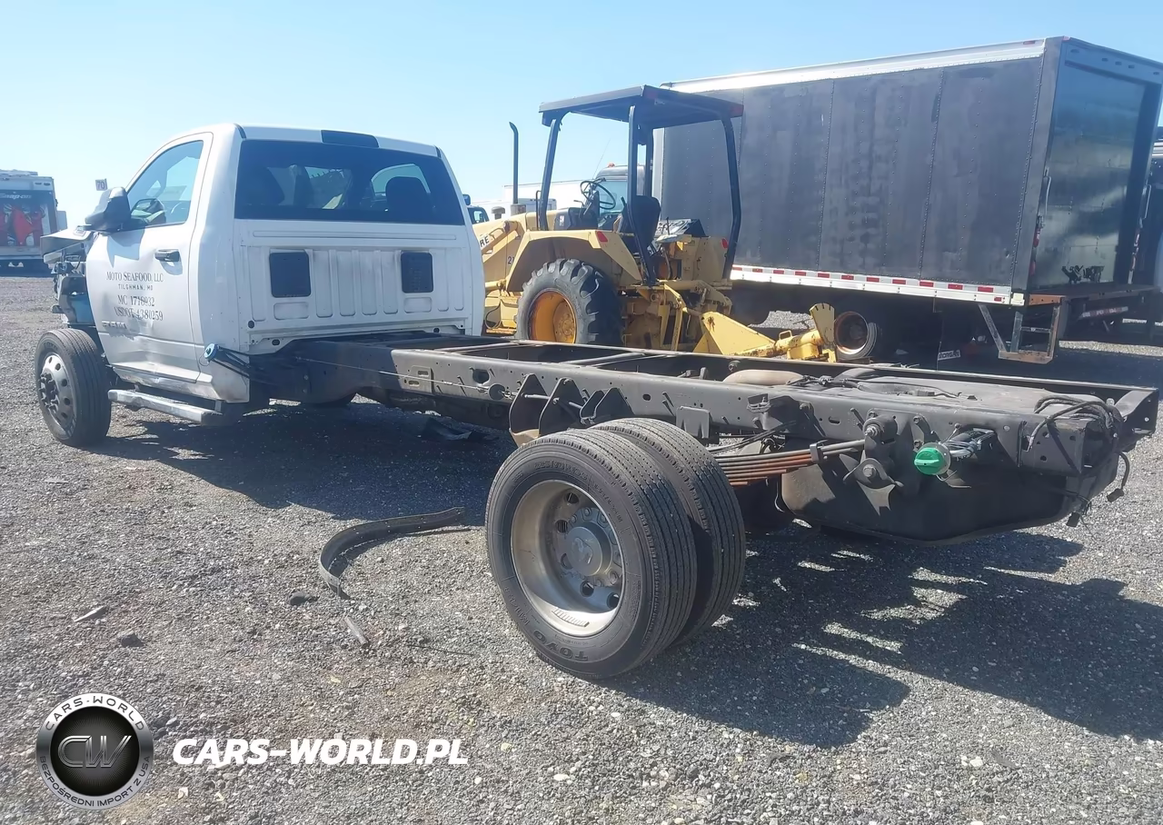 2022 Ram 5500 Chassis Tradesman-Slt VIN:3C7WRMCL8NG151042 - 3