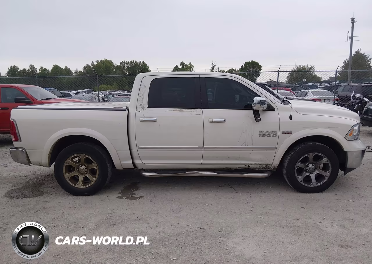 2016 Ram 1500 Laramie VIN:1C6RR7NT4GS301630 - 13