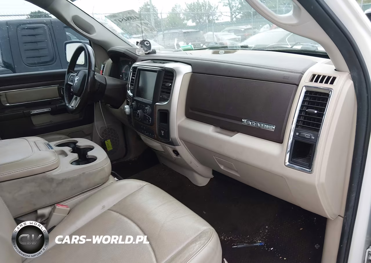 2016 Ram 1500 Laramie VIN:1C6RR7NT4GS301630 - 5