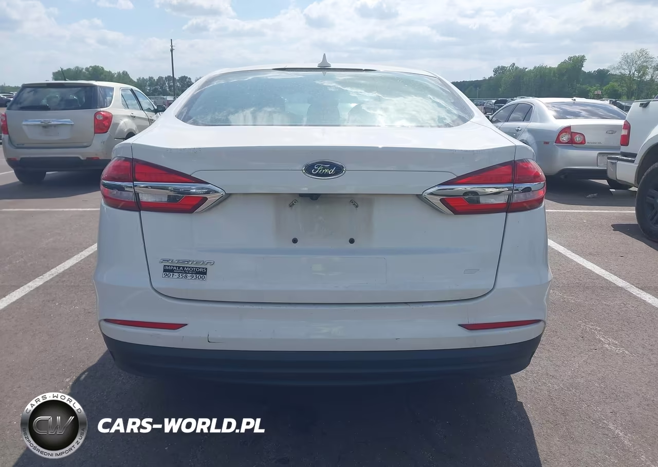 2020 Ford Fusion S VIN:3FA6P0G7XLR247402 - 16
