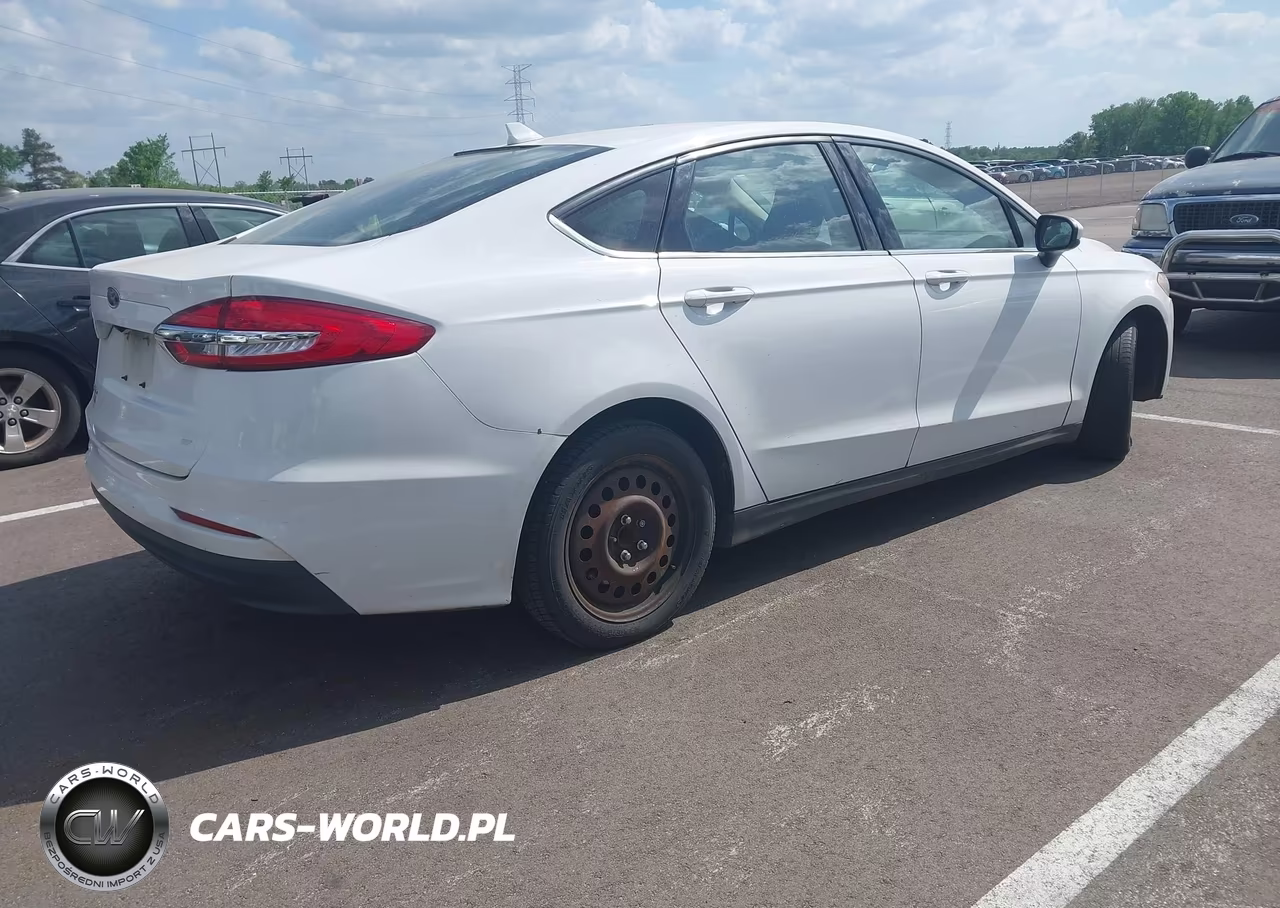2020 Ford Fusion S VIN:3FA6P0G7XLR247402 - 4