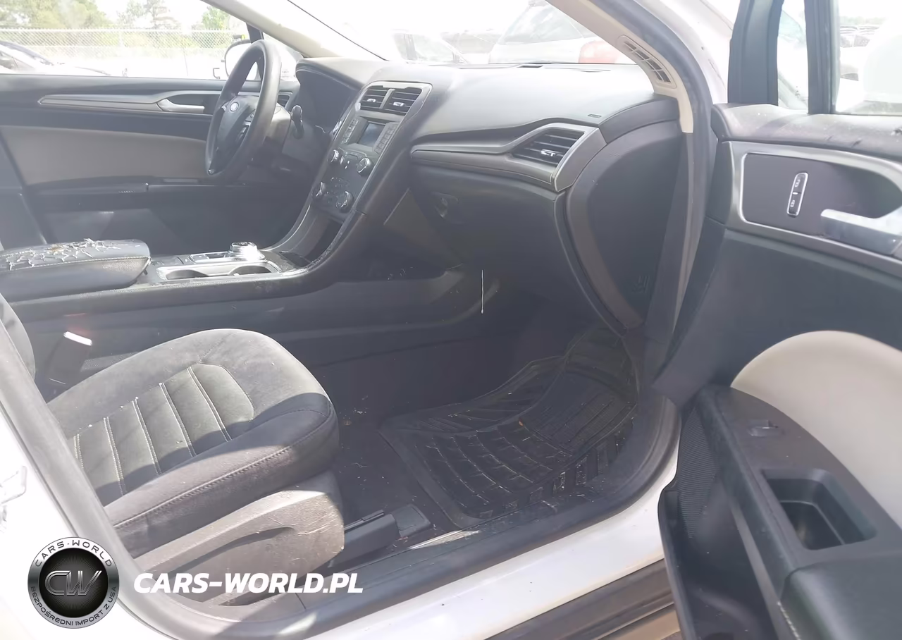 2020 Ford Fusion S VIN:3FA6P0G7XLR247402 - 5