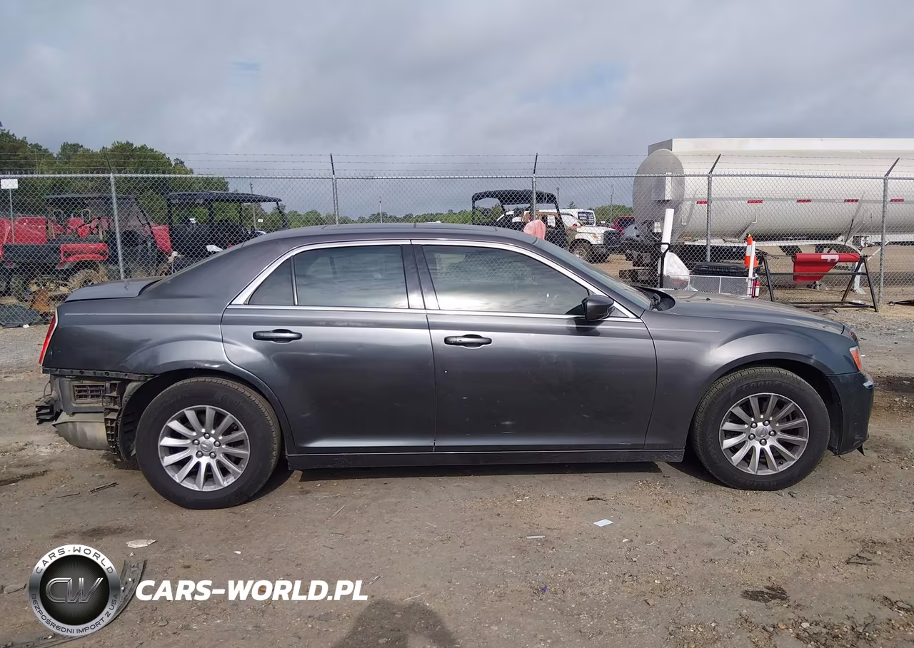 2014 Chrysler 300 VIN:2C3CCAAG0EH382642 - 14
