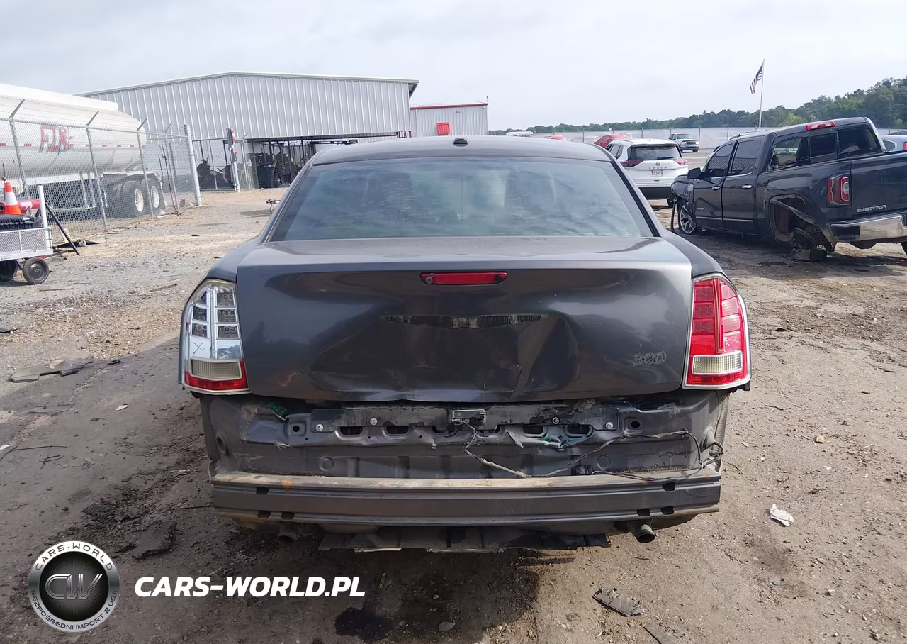 2014 Chrysler 300 VIN:2C3CCAAG0EH382642 - 17
