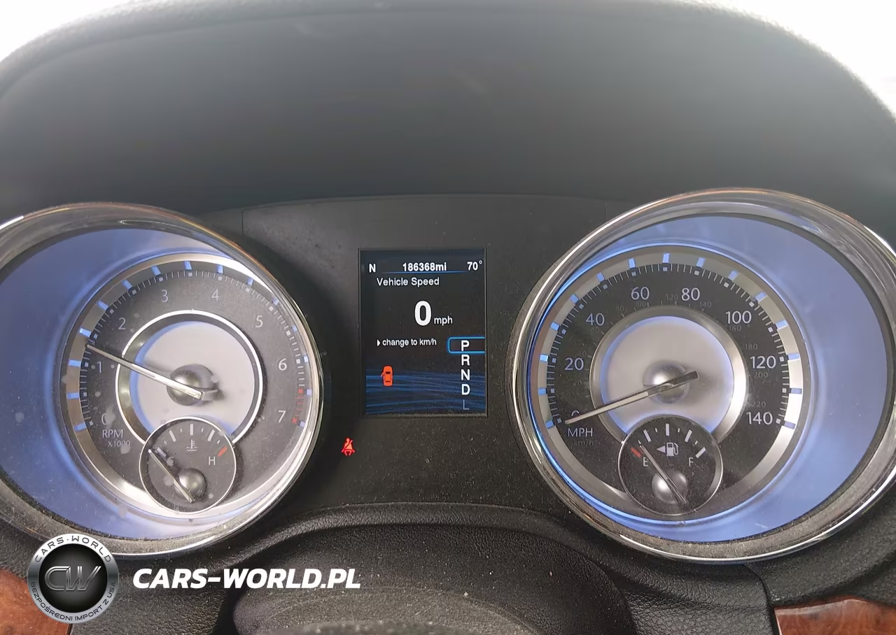 2014 Chrysler 300 VIN:2C3CCAAG0EH382642 - 7