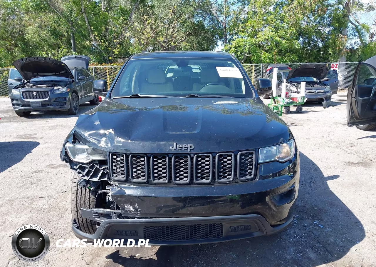 2018 Jeep Grand Cherokee Laredo 4X2 VIN:1C4RJEAG5JC300730 - 6