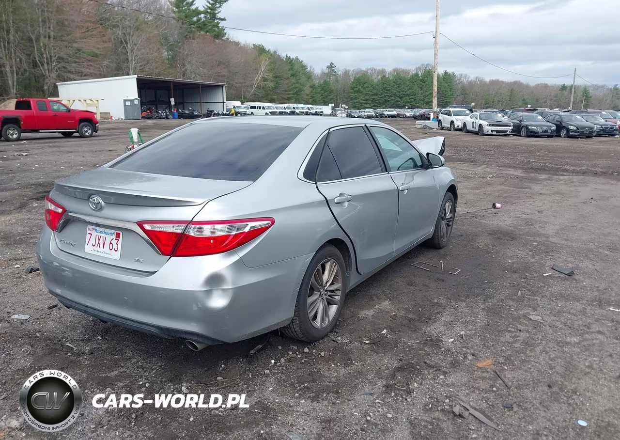 2016 Toyota Camry Se VIN:4T1BF1FK5GU195985 - 4