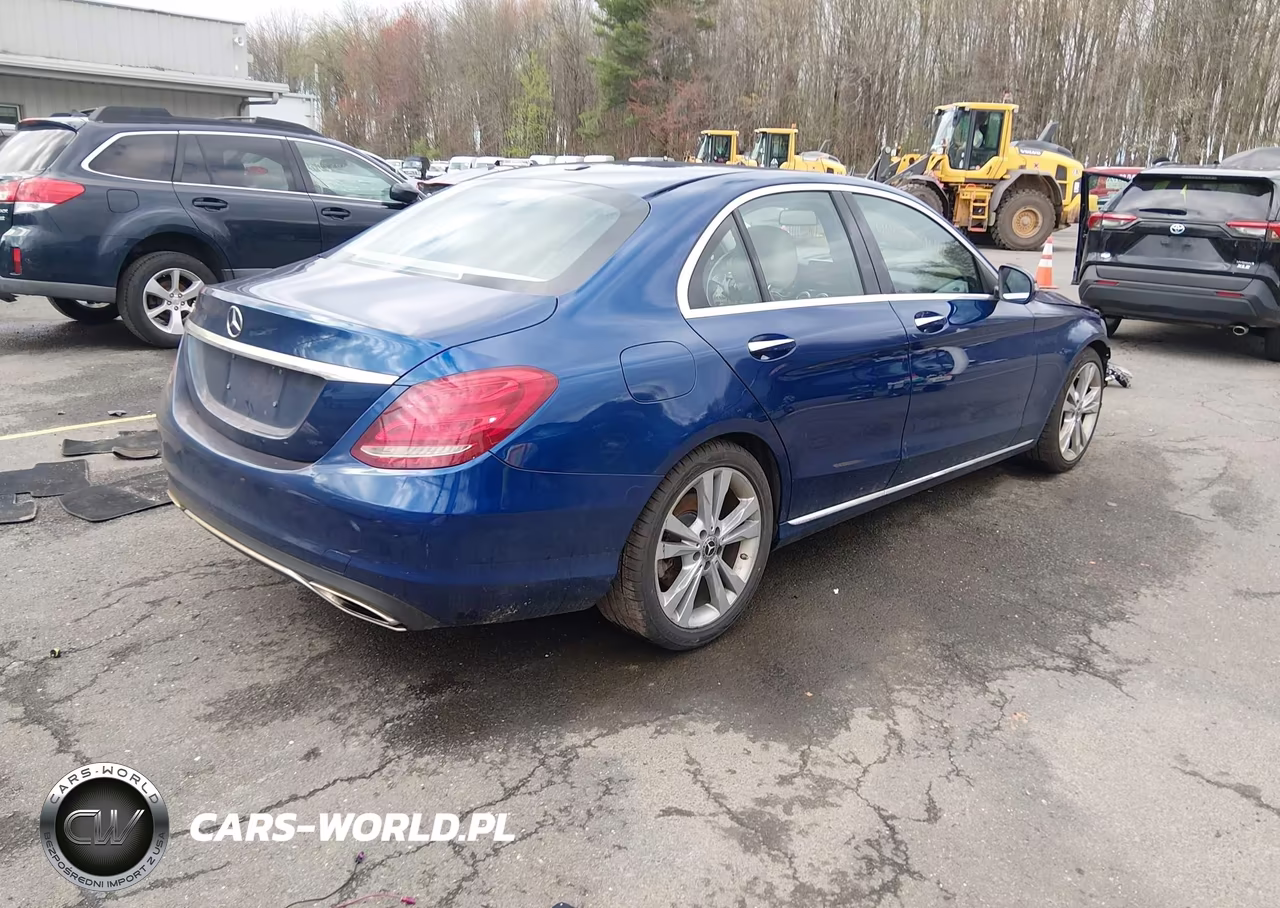 2018 Mercedes-Benz C 300 VIN:55SWF4JB8JU218608 - 4