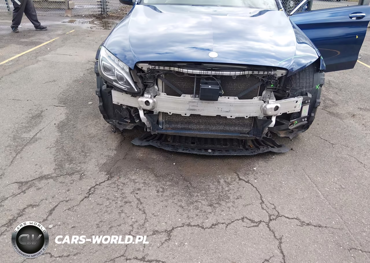 2018 Mercedes-Benz C 300 VIN:55SWF4JB8JU218608 - 6