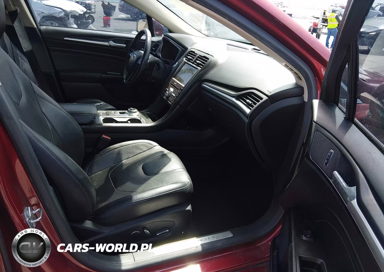 2017 Ford Fusion Energi Titanium VIN:3FA6P0SU8HR350418 - 5