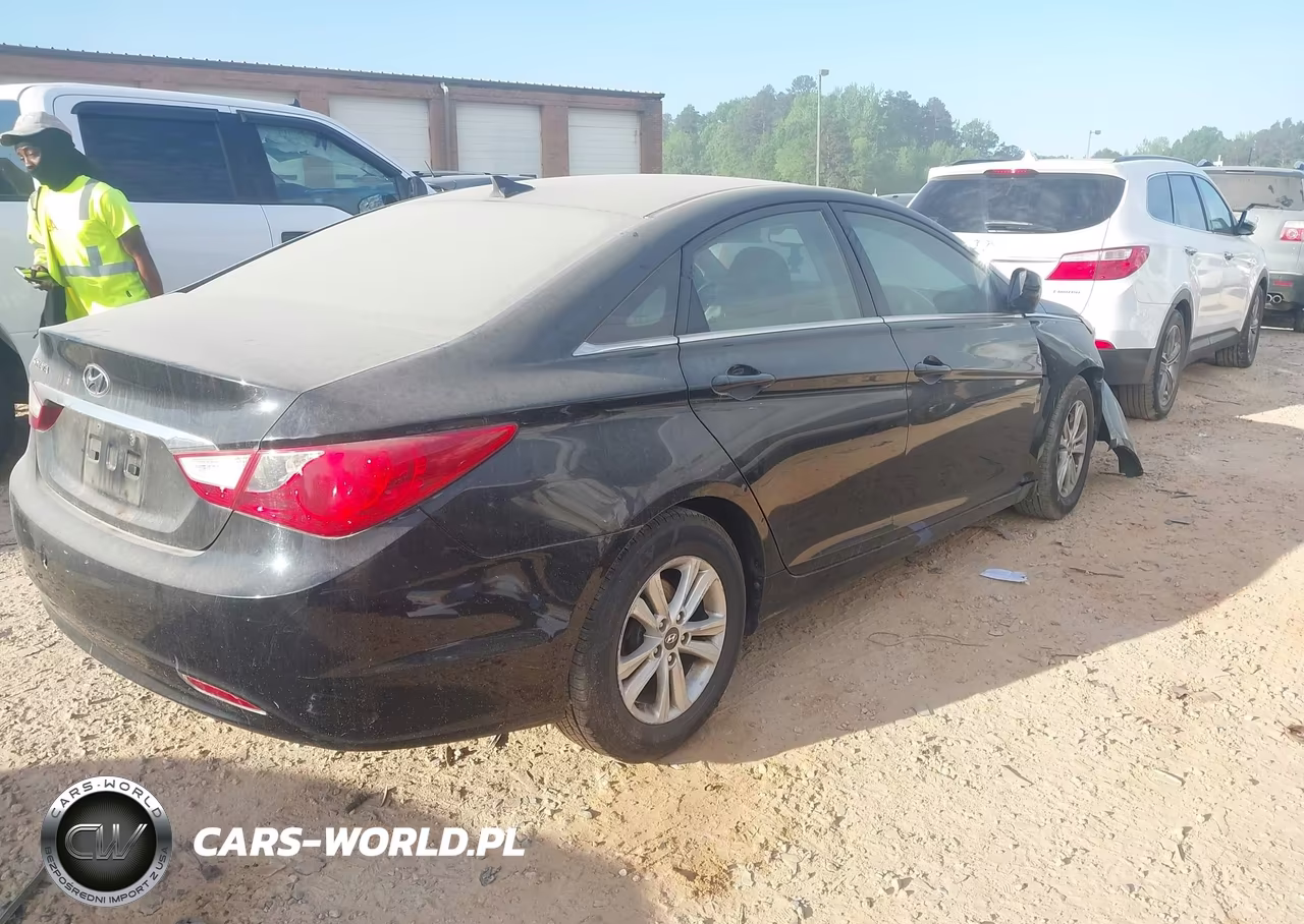 2013 Hyundai Sonata Gls VIN:5NPEB4AC1DH758387 - 4