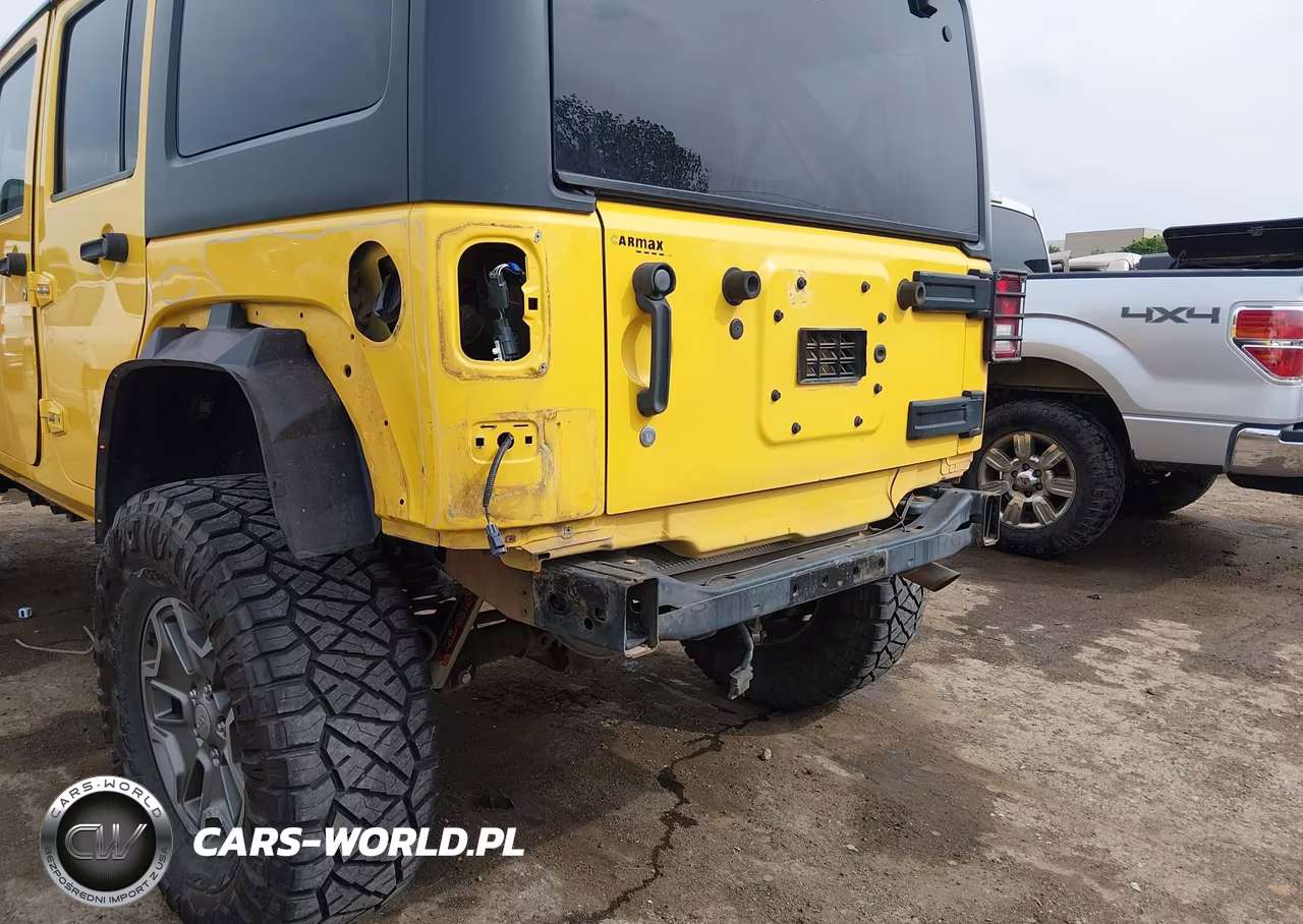 2015 Jeep Wrangler Unlimited Rubicon VIN:1C4BJWFGXFL559298 - 6