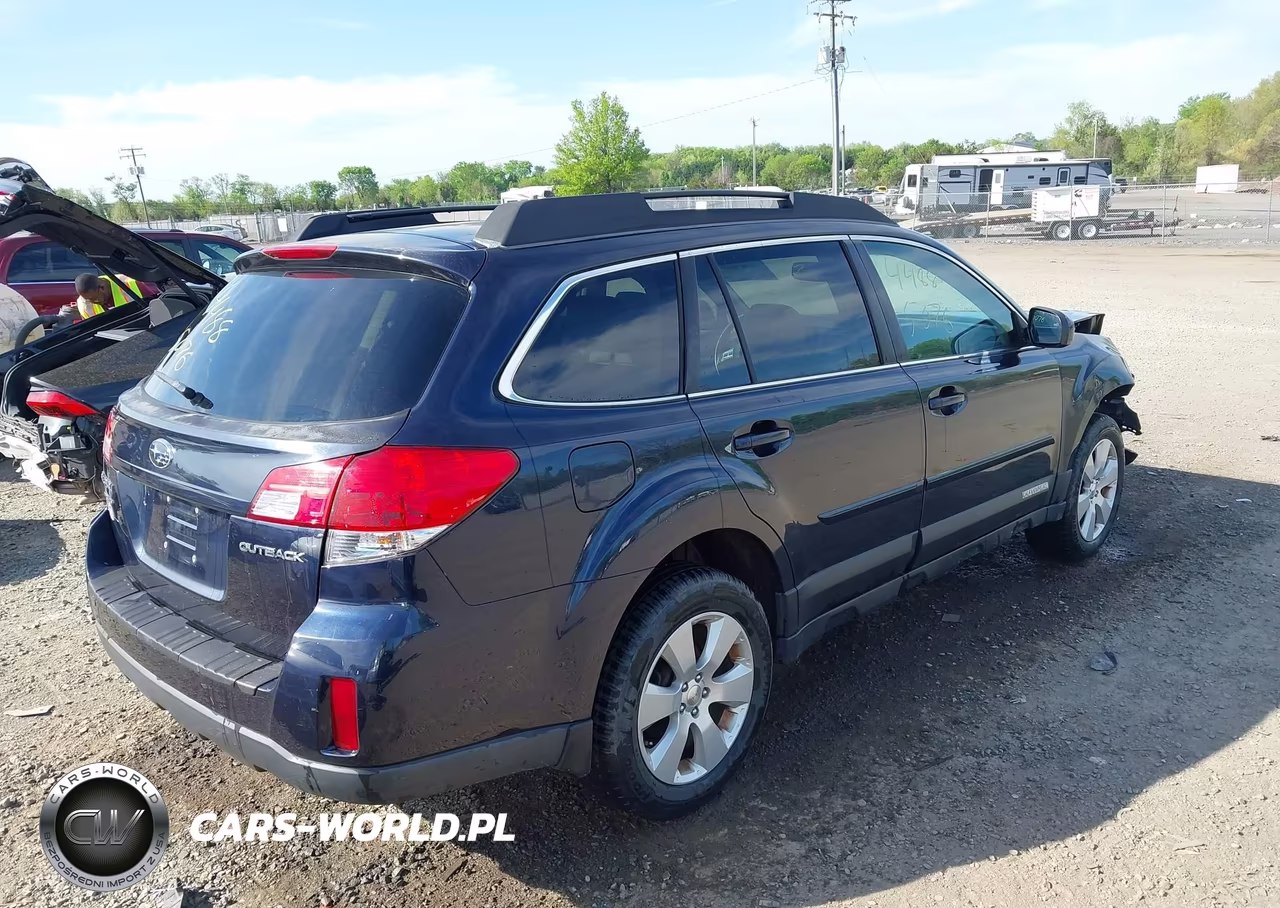 2012 Subaru Outback 2.5I Premium VIN:4S4BRCGC7C3271569 - 4