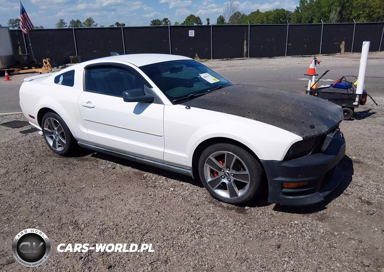 2007 Ford Mustang V6 Deluxe-V6 Premium