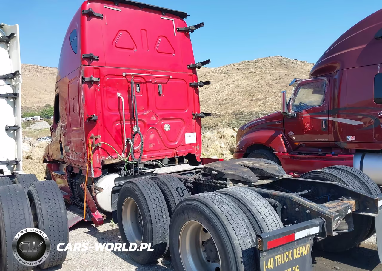2018 Freightliner New Cascadia 126 VIN:3AKJHHDR5JSJJ1757 - 3