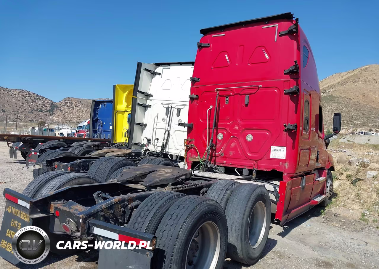 2018 Freightliner New Cascadia 126 VIN:3AKJHHDR5JSJJ1757 - 4