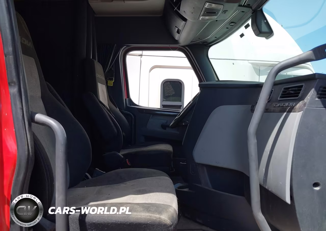 2018 Freightliner New Cascadia 126 VIN:3AKJHHDR5JSJJ1757 - 7