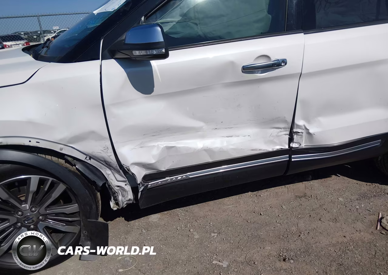 2019 Ford Explorer Platinum VIN:1FM5K8HT1KGA49288 - 17