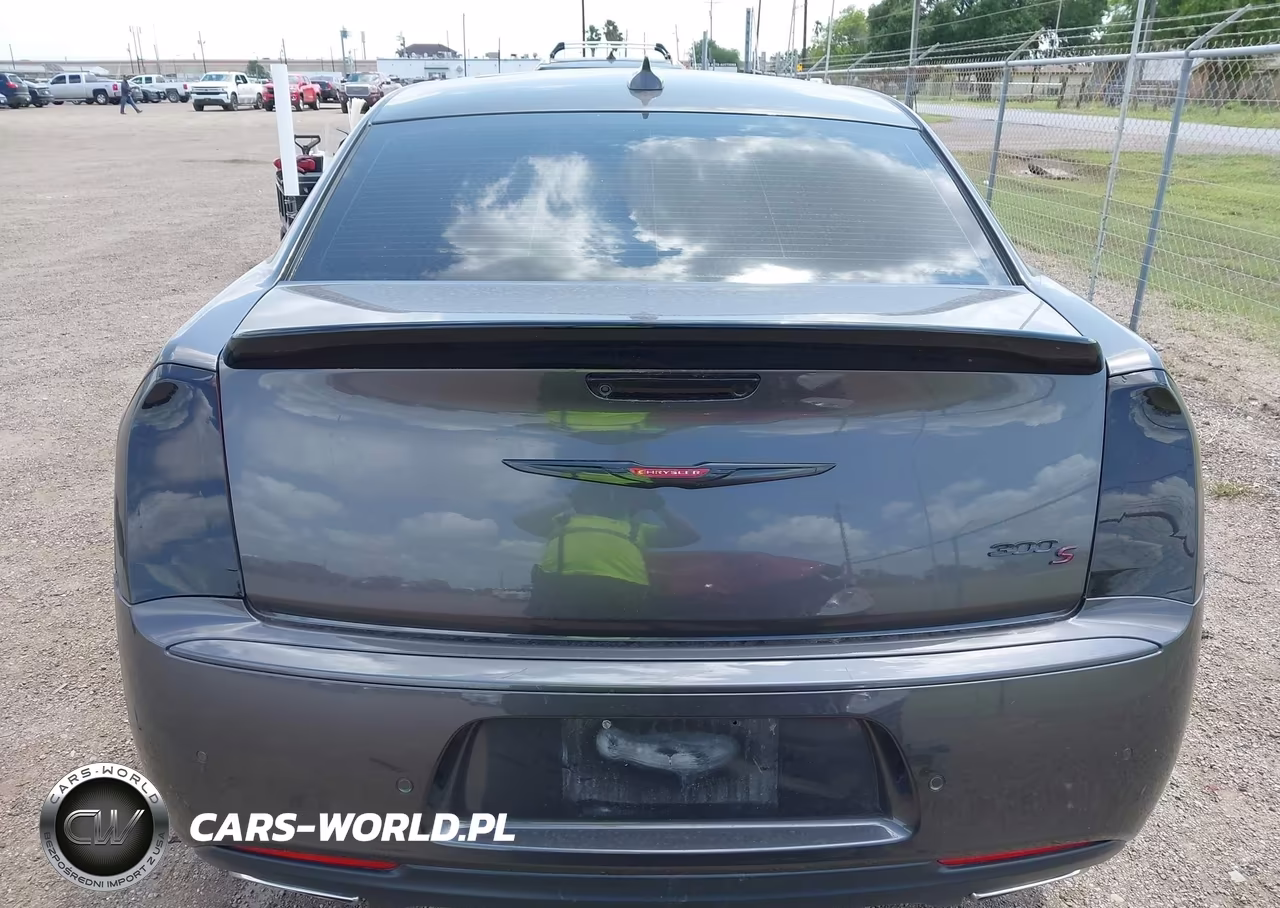 2023 Chrysler 300 300S VIN:2C3CCABG7PH538063 - 16