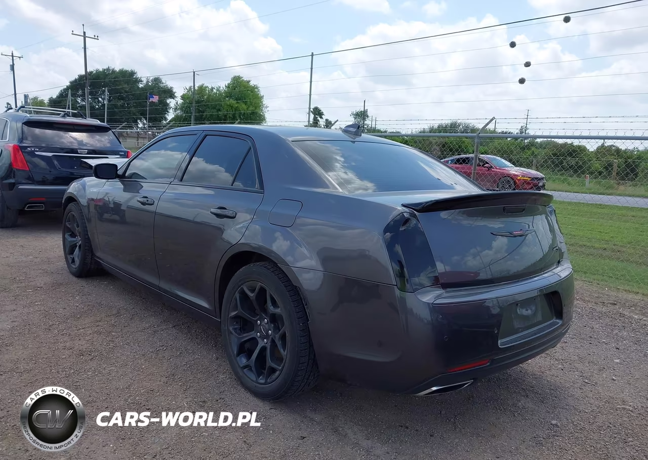 2023 Chrysler 300 300S VIN:2C3CCABG7PH538063 - 3