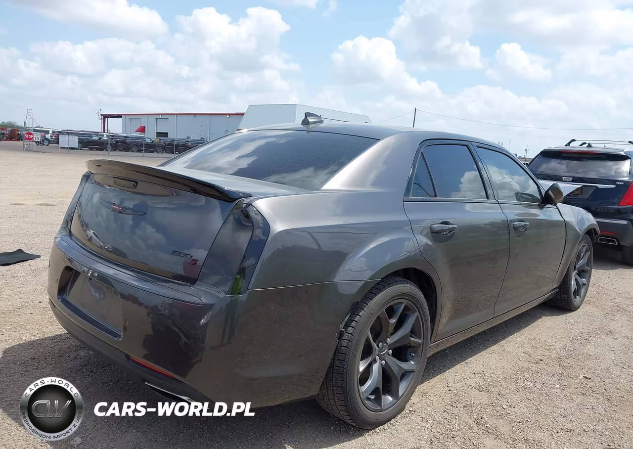 2023 Chrysler 300 300S VIN:2C3CCABG7PH538063 - 4