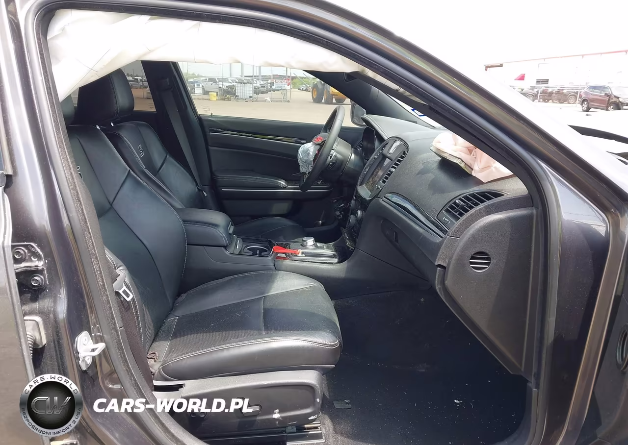 2023 Chrysler 300 300S VIN:2C3CCABG7PH538063 - 5