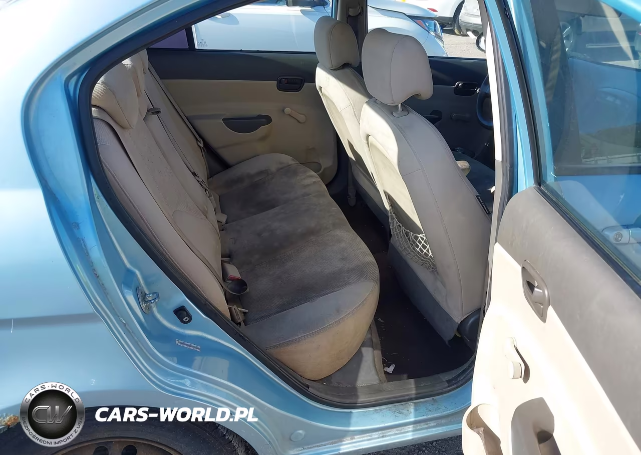 2009 Hyundai Accent Gls VIN:KMHCN46C19U299684 - 8