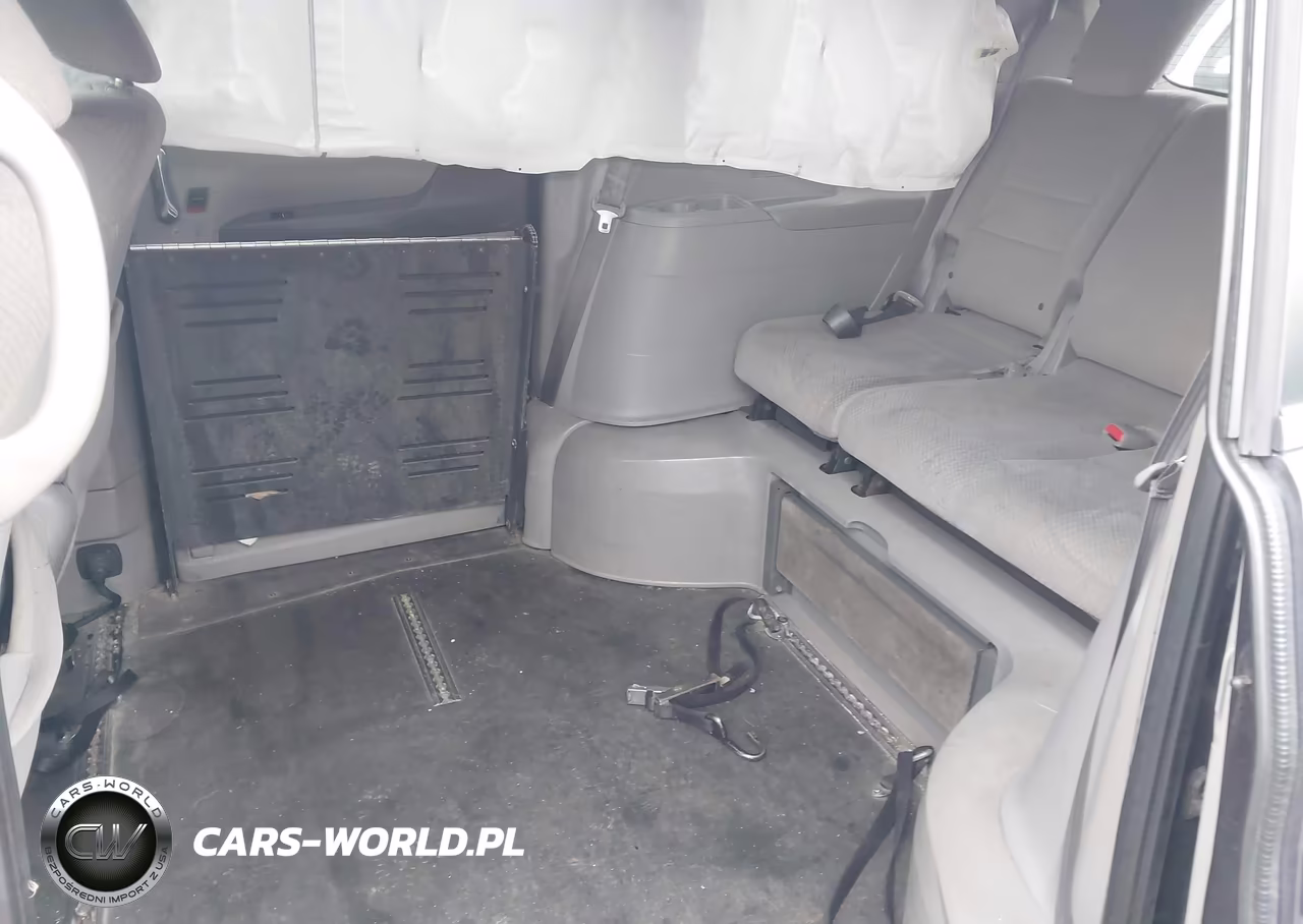 2016 Honda Odyssey Se VIN:5FNRL5H35GB131978 - 8