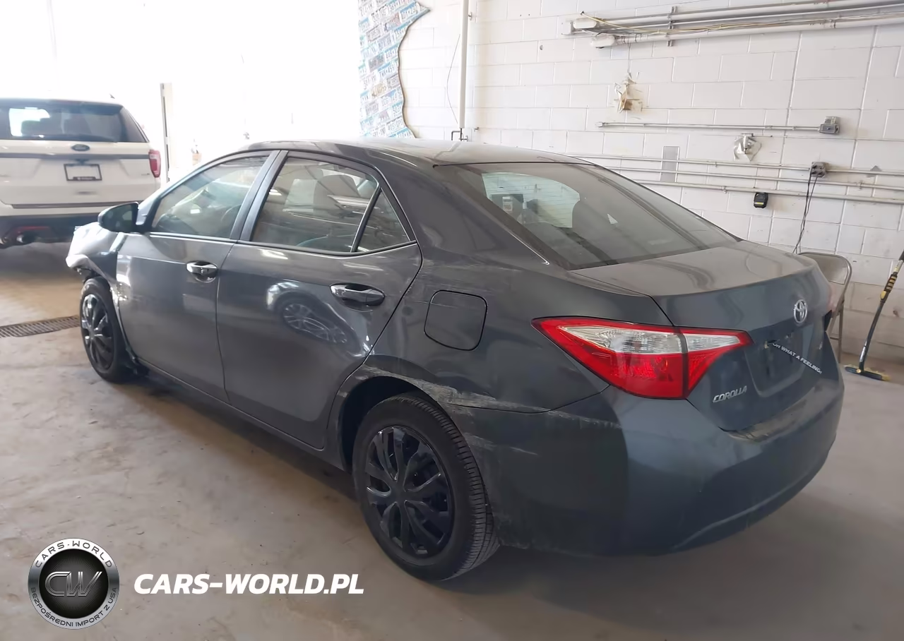 2015 Toyota Corolla Le VIN:5YFBURHE4FP301354 - 3