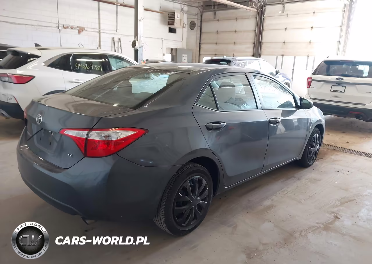 2015 Toyota Corolla Le VIN:5YFBURHE4FP301354 - 4