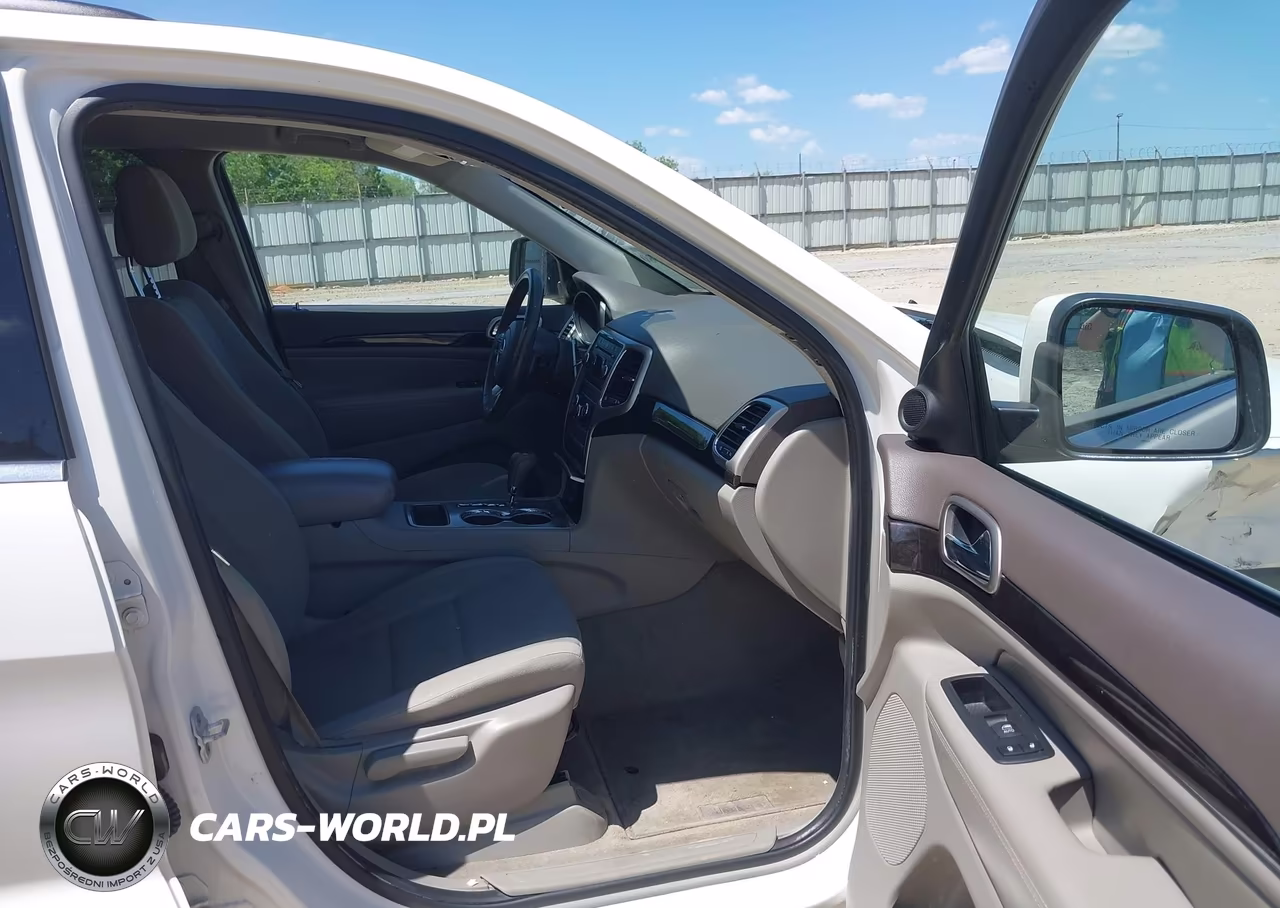 2012 Jeep Grand Cherokee Laredo VIN:1C4RJEAG7CC215519 - 5