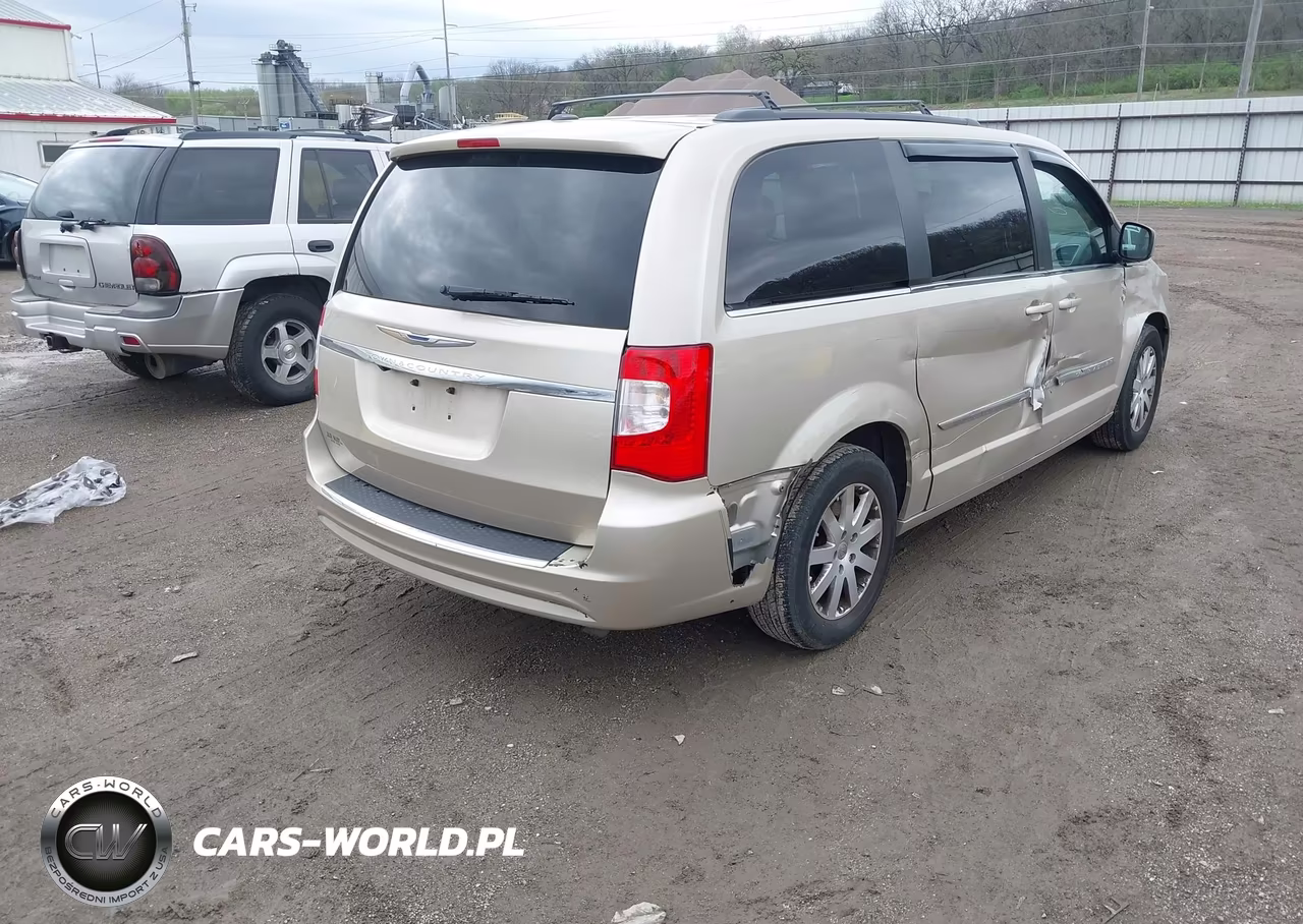 2013 Chrysler Town & Country Touring VIN:2C4RC1BGXDR563938 - 4