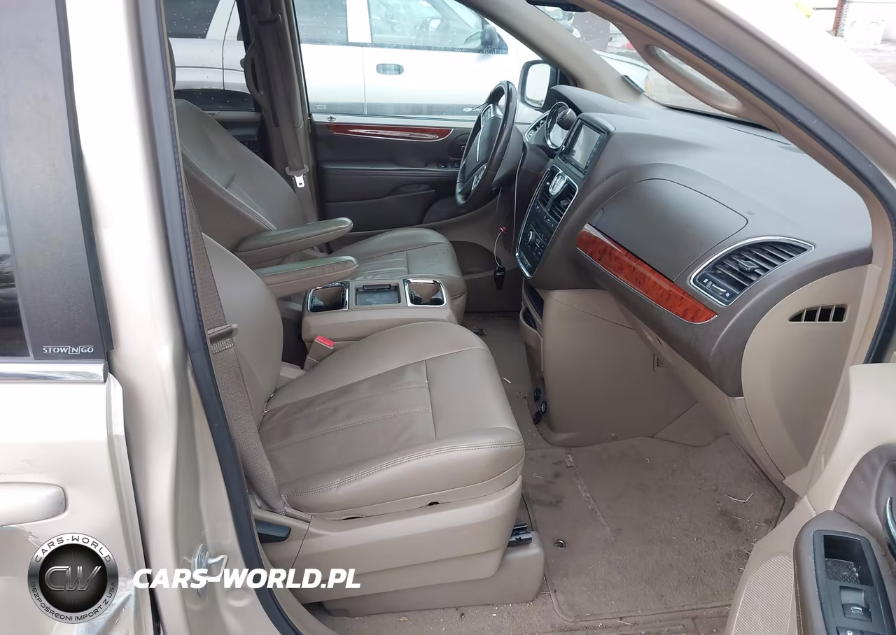 2013 Chrysler Town & Country Touring VIN:2C4RC1BGXDR563938 - 5
