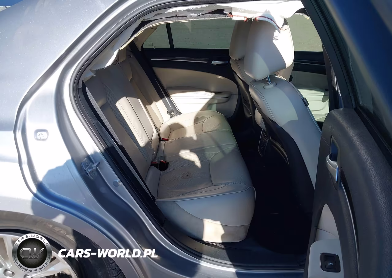 2016 Chrysler 300C VIN:2C3CCAEG5GH127904 - 8