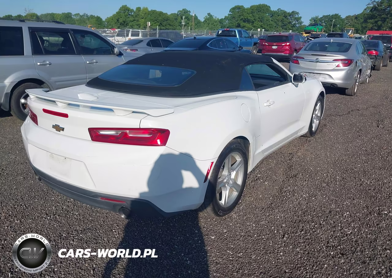 2018 Chevrolet Camaro 1Lt VIN:1G1FB3DX6J0117914 - 4