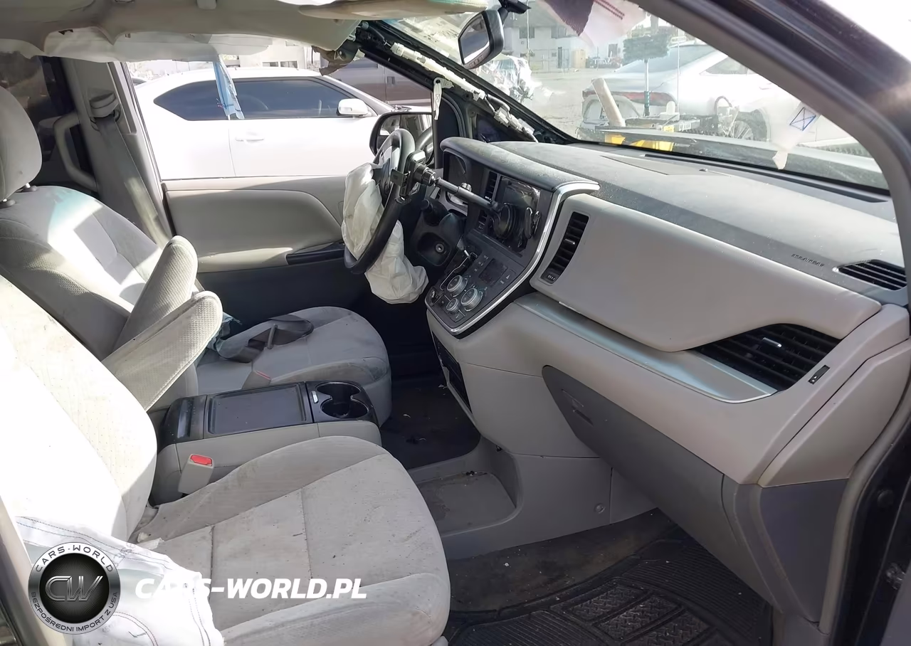 2015 Toyota Sienna Le 8 Passenger VIN:5TDKK3DC7FS616079 - 5
