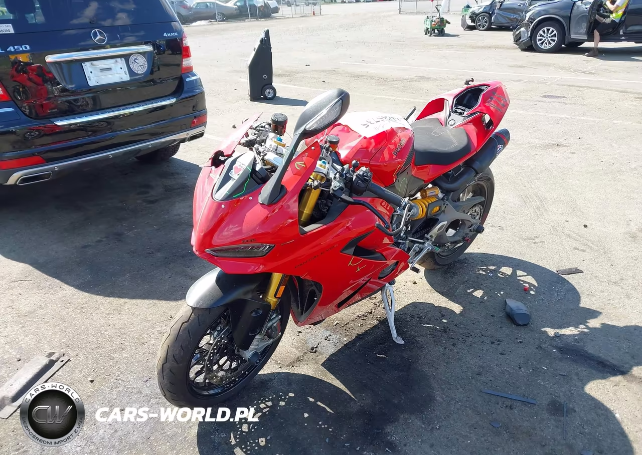 2025 Ducati Panigale V2-V2 S