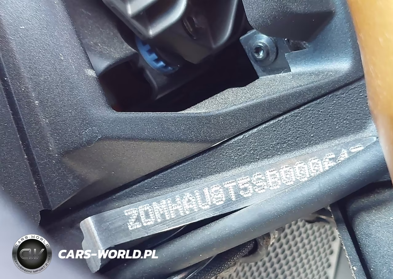 2025 Ducati Panigale V2-V2 S VIN:ZDMHAU8T5SB000643 - 10